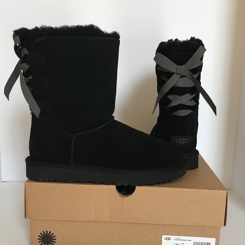 UGG Short Continuity Bow Boots - Picture 2 of 7